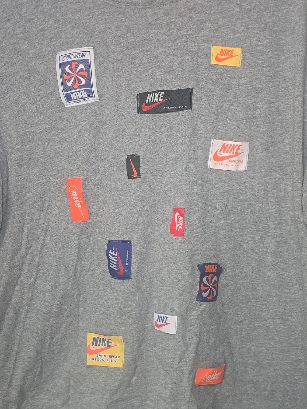 Nike Icon Clash City Size Med Womens Top Gray Woven Patches Long Sleeve Shirt - Picture 2 of 3